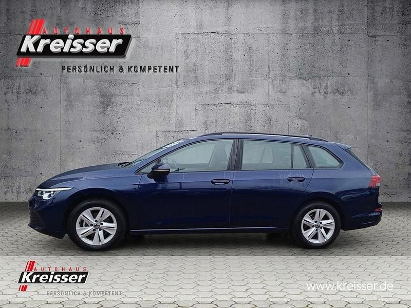 Gebraucht VW Golf VIII Life 131 PS (96 kW) 2023 Blau Kombi