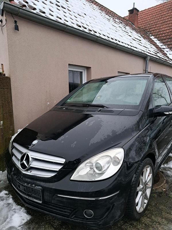 Gebraucht Mercedes B200 136 PS (100 kW) 2007 Schwarz Van / Kleinbus