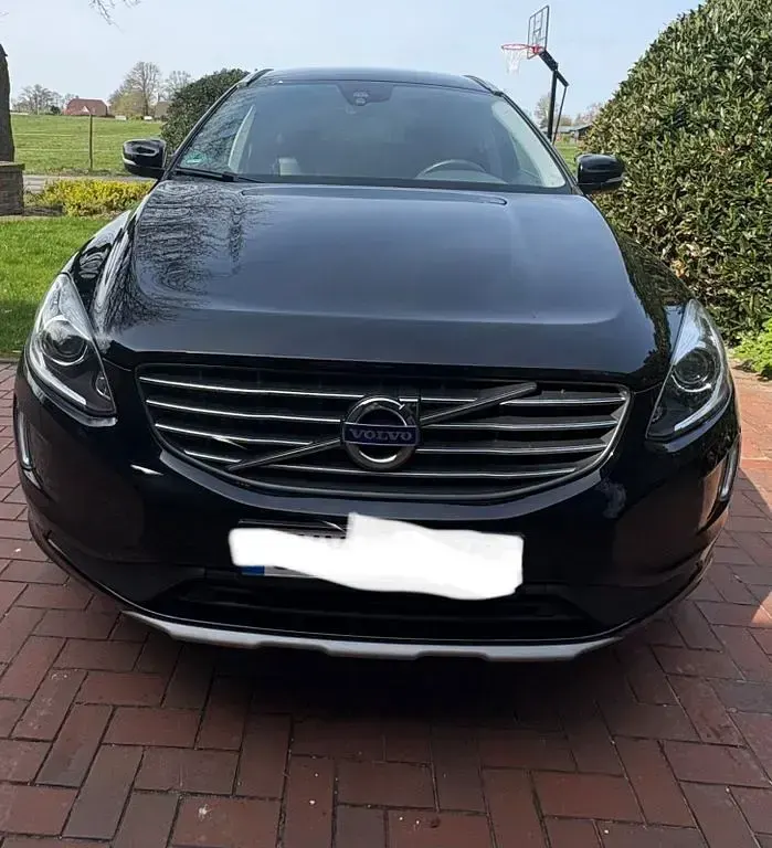 Gebraucht Volvo XC60 Summum 150 PS (110 kW) 2016 Schwarz SUV