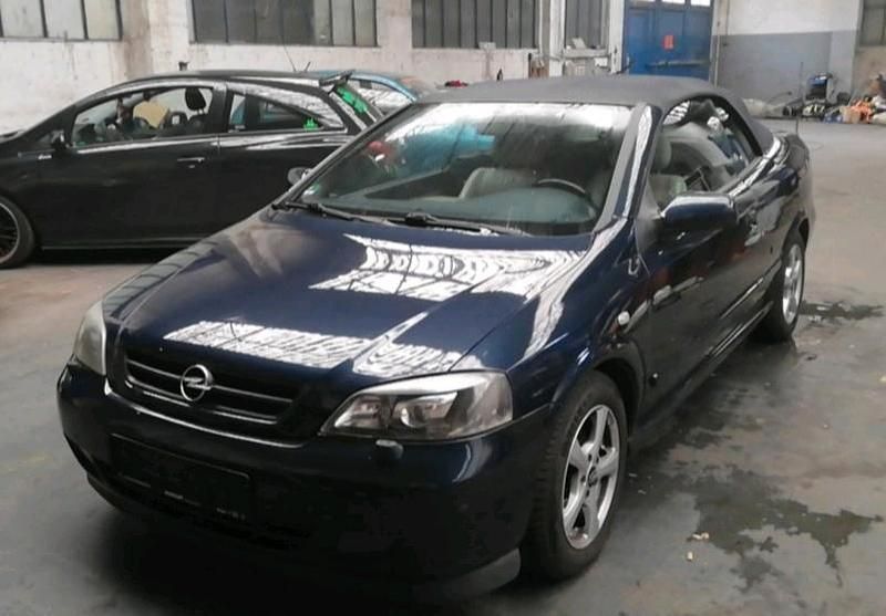 Blau Gebraucht 2002 Opel Astra Cabriolet Cabrio | 600 € (Superpreis) - Bild 1/4
