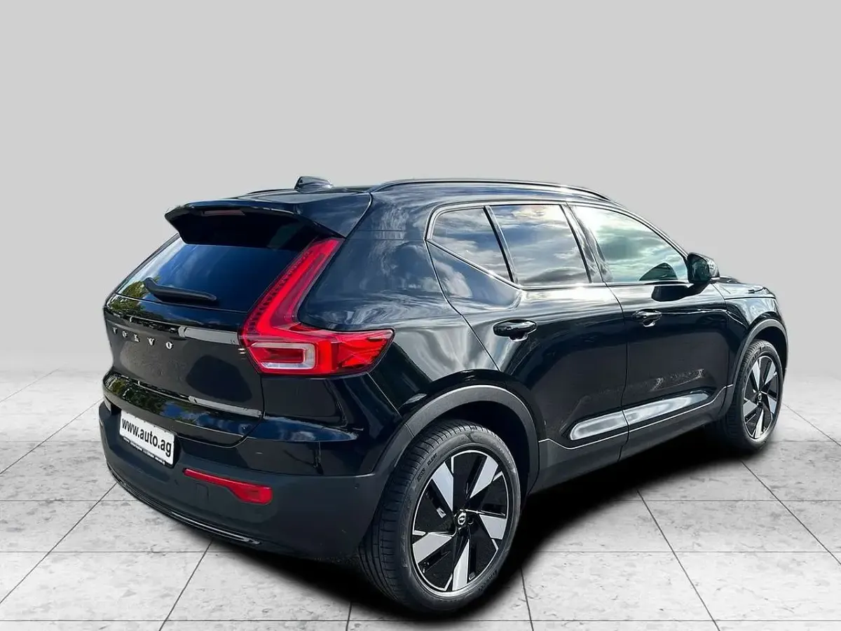 Gebraucht Volvo EX40 Plus 185 kW (252 PS) 2025 Crystal white SUV