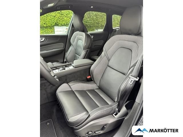 Neu Volvo XC60 Plus 455 PS (334 kW) 2026 Schwarz SUV