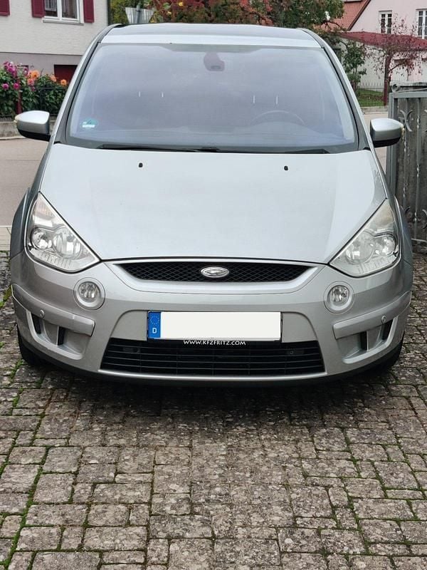 Silber Gebraucht 2008 Ford S-MAX Titanium Van / Kleinbus | 4.500 € - Bild 1/4