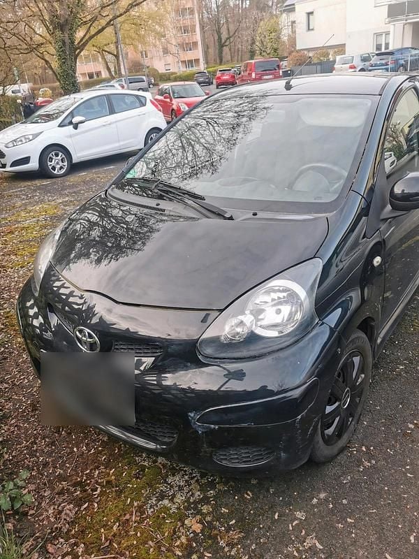 Gebraucht Toyota Aygo 68 PS (50 kW) 2009 Schwarz Kleinwagen