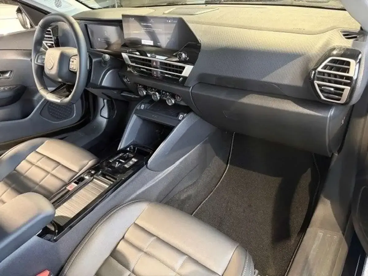 Neu Citroën C4 PureTech 131 PS (96 kW) 2025 Schwarz Limousine