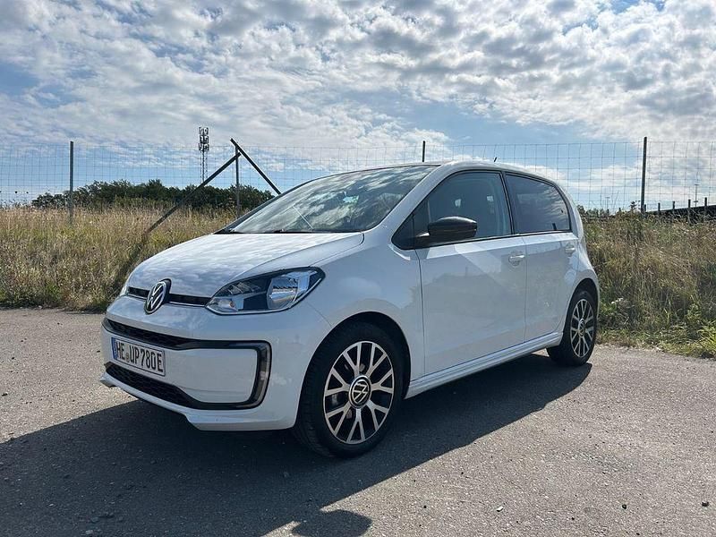 Weiß Gebraucht 2021 VW e-up! Style Kleinwagen | 11.990 € (Superpreis) - Bild 1/4