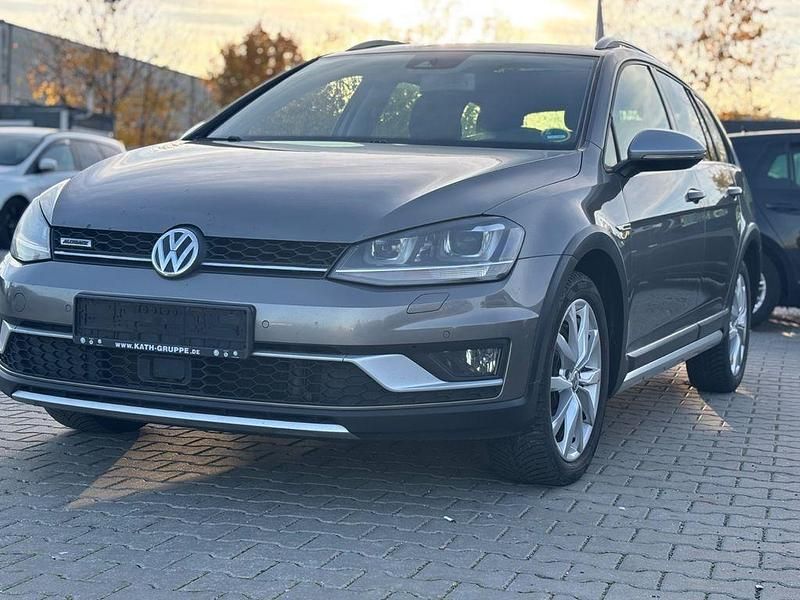Grau Gebraucht 2015 VW Golf VII Basis Kombi | 9.999 € (Superpreis) - Bild 1/4