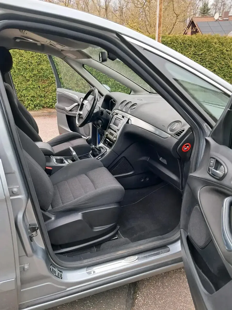 Używany Ford S-MAX Titanium 140 KM (102 kW) 2010 Szary Minivan