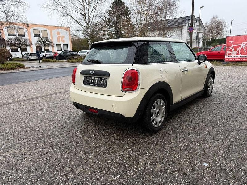 Gebraucht Mini ONE 75 PS (55 kW) 2017 Weiß Kleinwagen