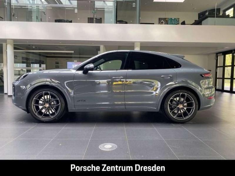 Neu Porsche Cayenne Coupe GTS 500 PS (367 kW) 2026 Grau Coupé