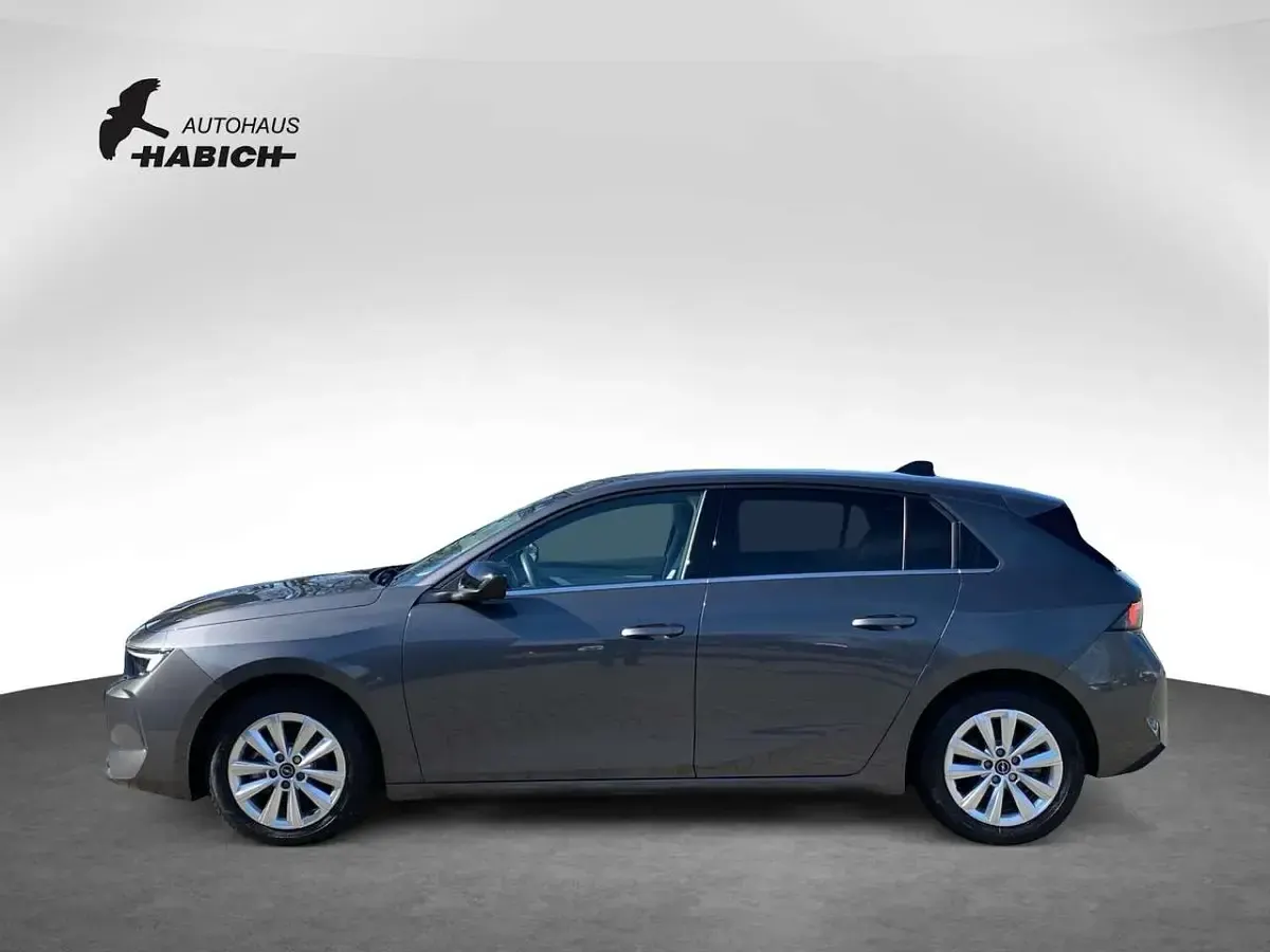Używany Opel Astra 131 KM (96 kW) 2023 Szary Sedan/Limuzyna