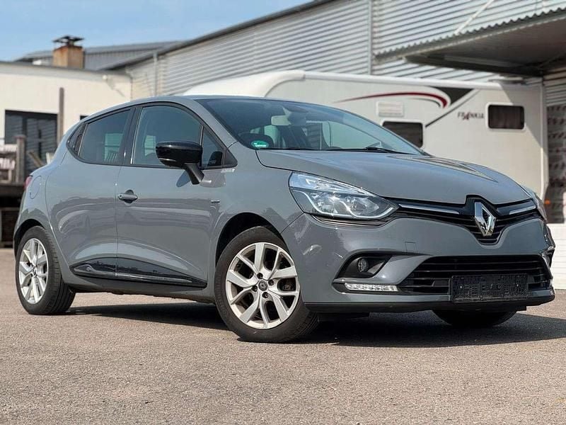 Grau Gebraucht 2019 Renault Clio IV LIMITED Kleinwagen | 10.990 € (Fairer Preis) - Bild 1/4