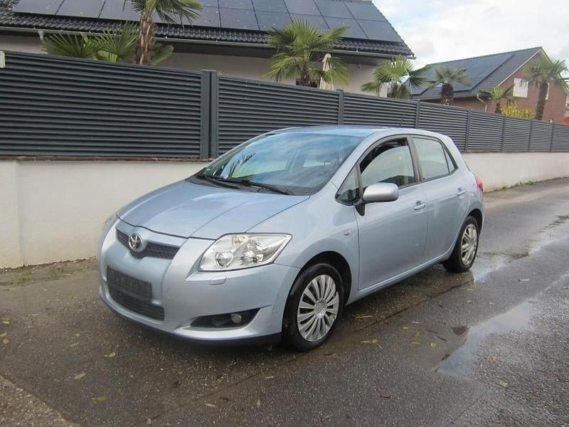 Blau Gebraucht 2009 Toyota Auris Executive Limousine | 2.790 € (Fairer Preis) - Bild 1/4