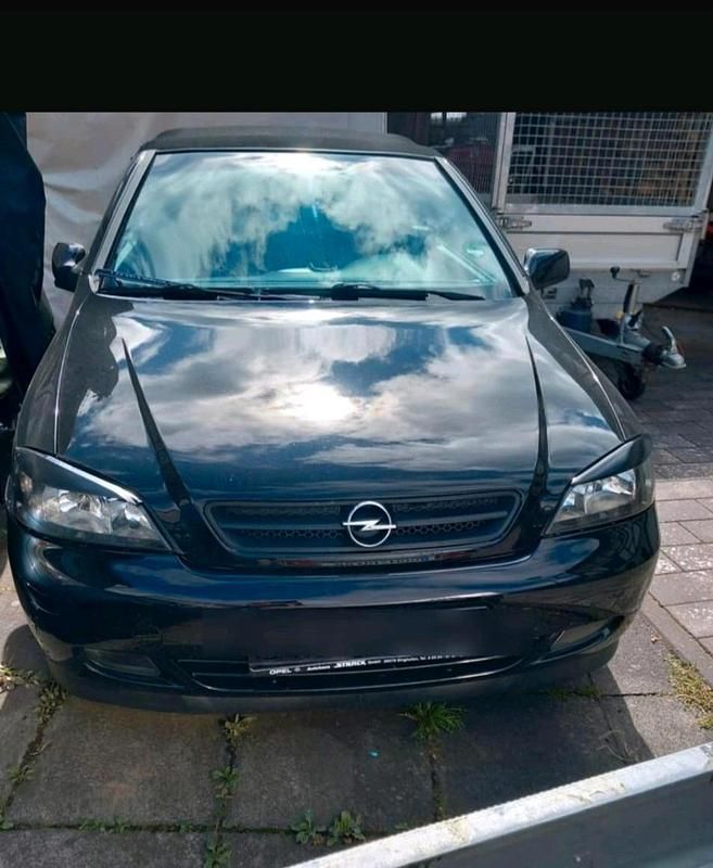 Schwarz Gebraucht 2004 Opel Astra Cabriolet Cabrio | 1.000 € (Guter Preis) - Bild 1/4