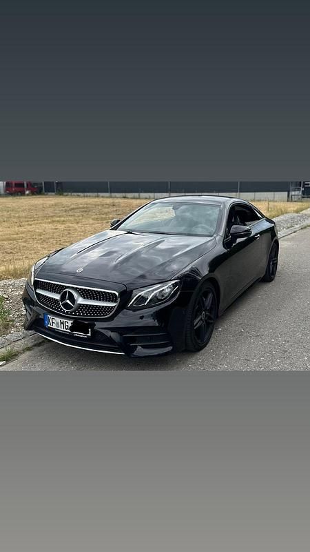 Schwarz Gebraucht 2019 Mercedes 200 Coupé | 39.000 € - Bild 1/4