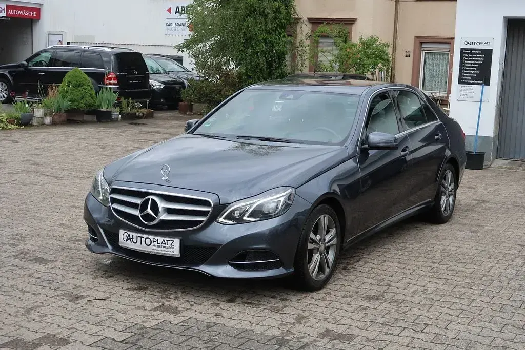 Gebraucht Mercedes E220 170 PS (125 kW) 2014 Grau Limousine
