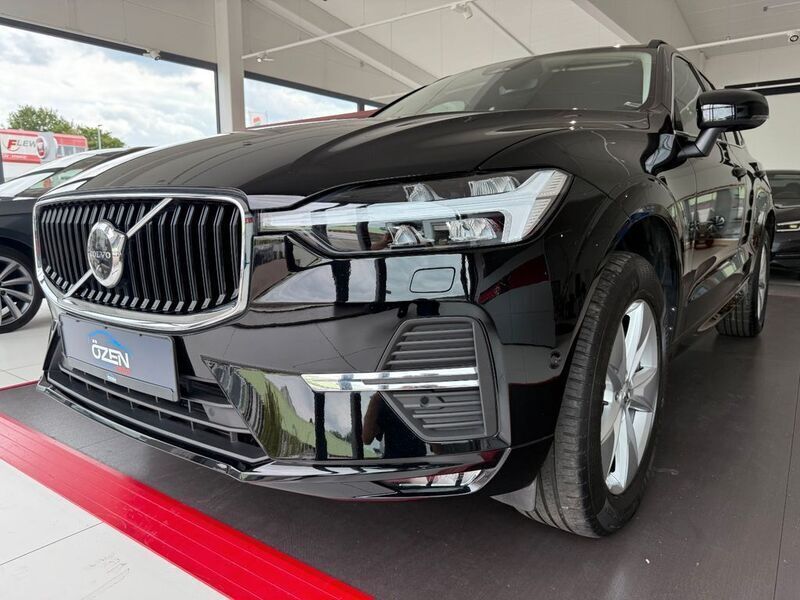 Schwarz Gebraucht 2022 Volvo XC60 Momentum SUV | 30.980 € (Superpreis) - Bild 1/3