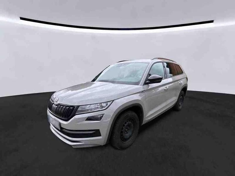Stahlgrau Gebraucht 2021 Skoda Kodiaq SportLine SUV | 26.470 € (Fairer Preis) - Bild 1/4