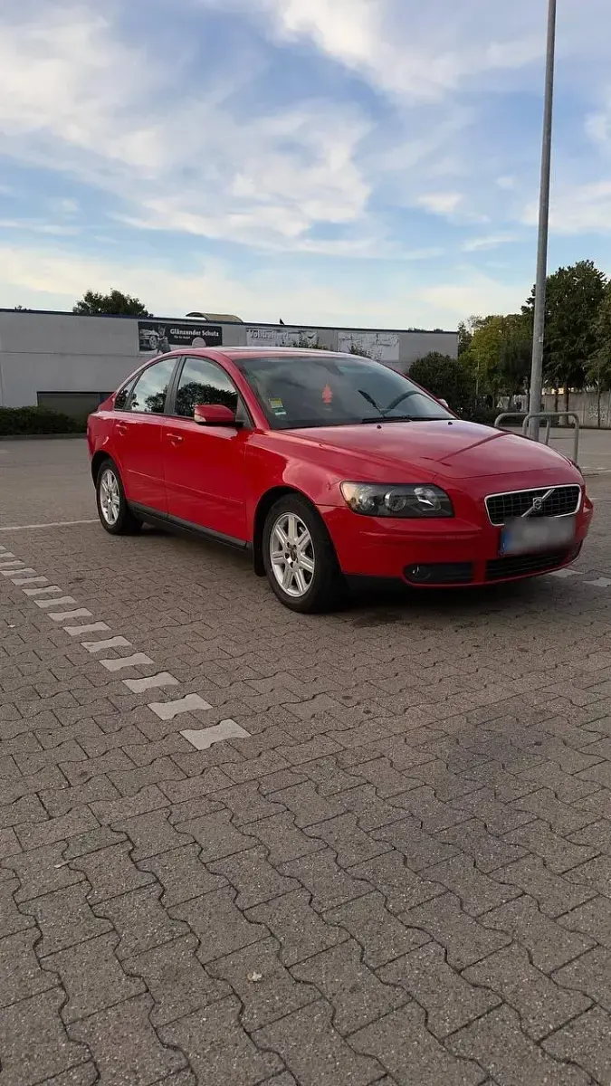 Gebraucht Volvo S40 122 PS (89 kW) 2005 Rot Limousine