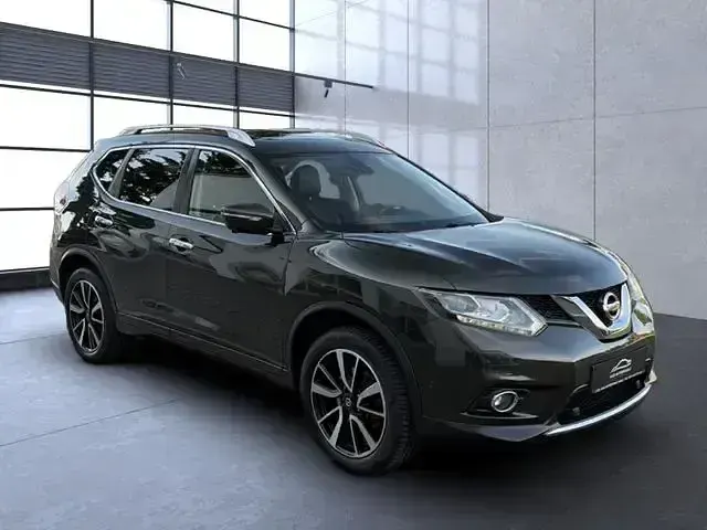 Gebraucht Nissan X-Trail Tekna 177 PS (130 kW) 2017 Grün SUV