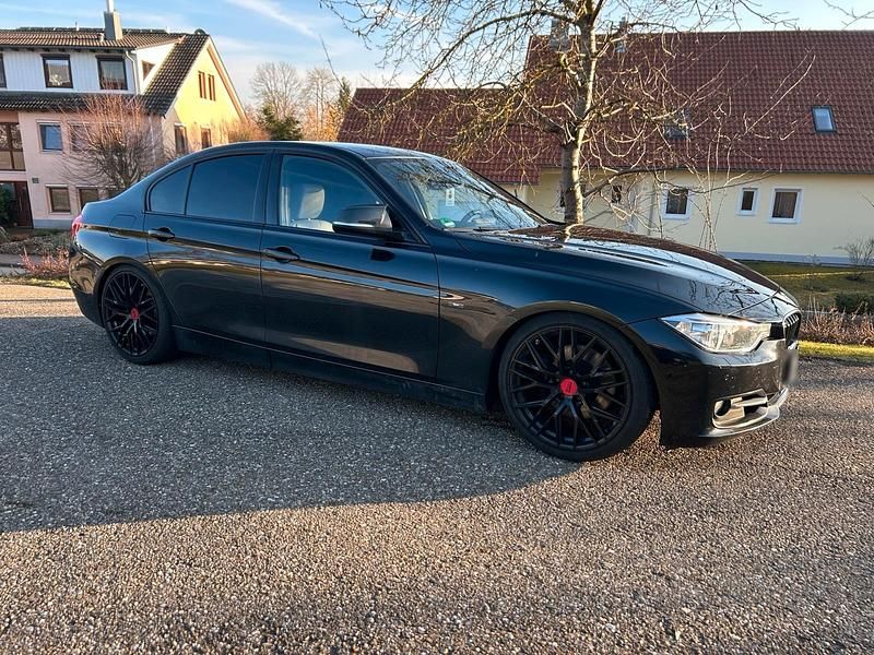 Gebraucht BMW 328 245 PS (180 kW) 2012 Schwarz Limousine