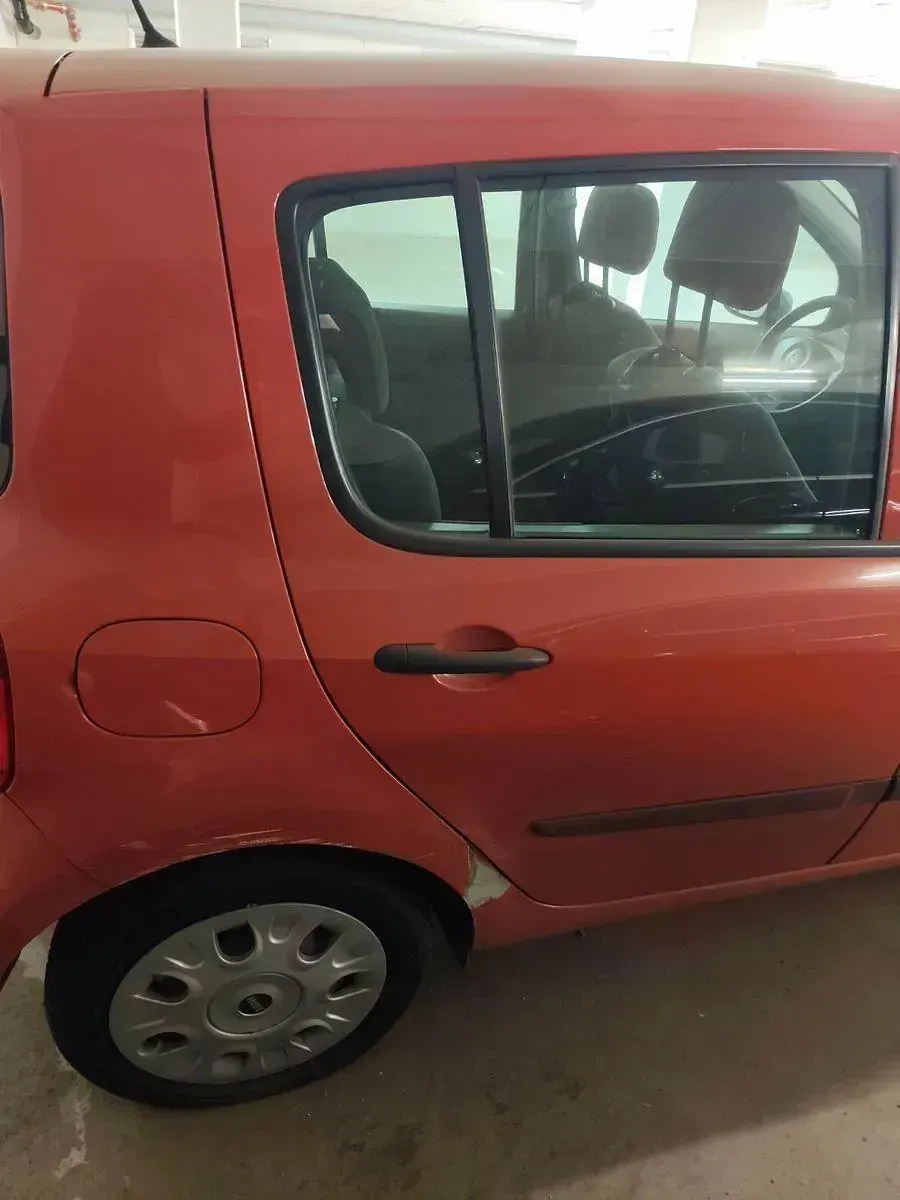 Używany Renault Modus Authentique 75 KM (55 kW) 2005 Czerwony Minivan