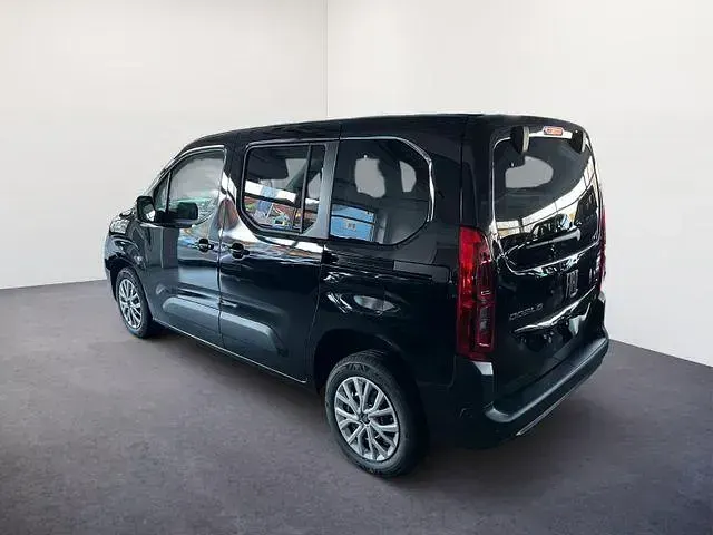Neu Fiat Doblò 102 PS (75 kW) 2025 632 schwarz Van / Kleinbus