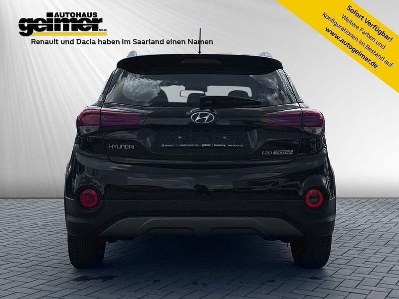 Gebraucht Hyundai i20 Active 101 PS (74 kW) 2019 Schwarz Limousine