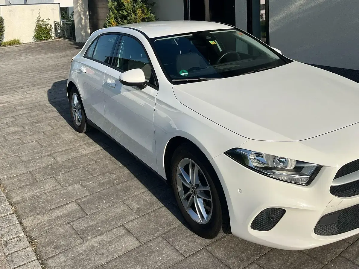 Gebraucht Mercedes A200 163 PS (119 kW) 2020 Weiß Limousine