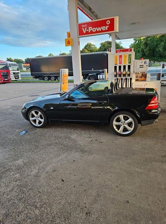 Schwarz Gebraucht 1999 Mercedes SLK230 Cabrio | 3.500 € - Bild 1/4