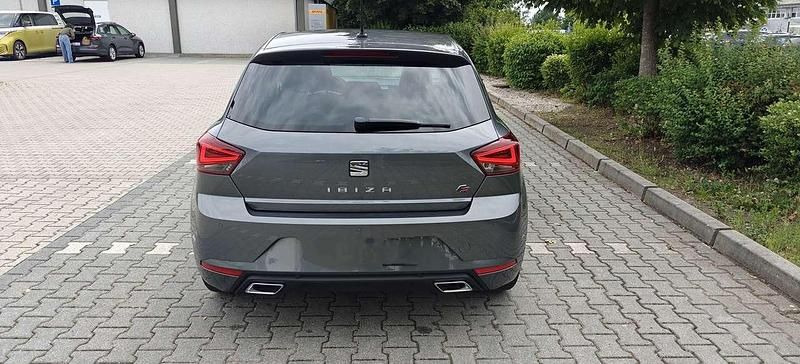 Grau Gebraucht 2017 Seat Ibiza FR Kleinwagen | 14.000 € (Teuer) - Bild 1/4