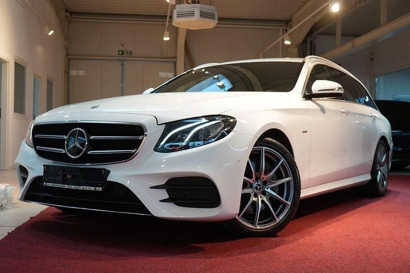Gebraucht Mercedes E300 AMG 245 PS (180 kW) 2019 Weiß Limousine