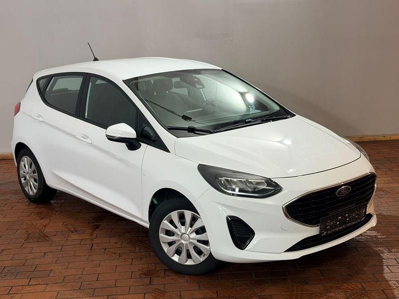 Gebraucht Ford Fiesta Cool & Connect 75 PS (55 kW) 2022 Weiß Kleinwagen
