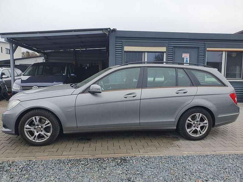 Gebraucht Mercedes C220 170 PS (125 kW) 2011 Palladiumsilber  metalliclack Kombi