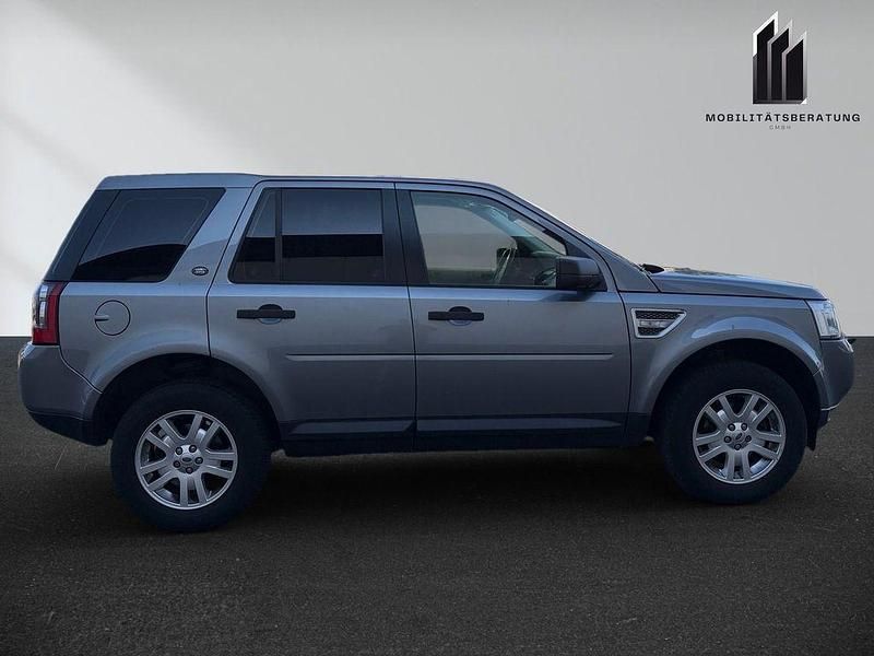 Gebraucht Land Rover Freelander 2 SE 150 PS (110 kW) 2011 Silber SUV