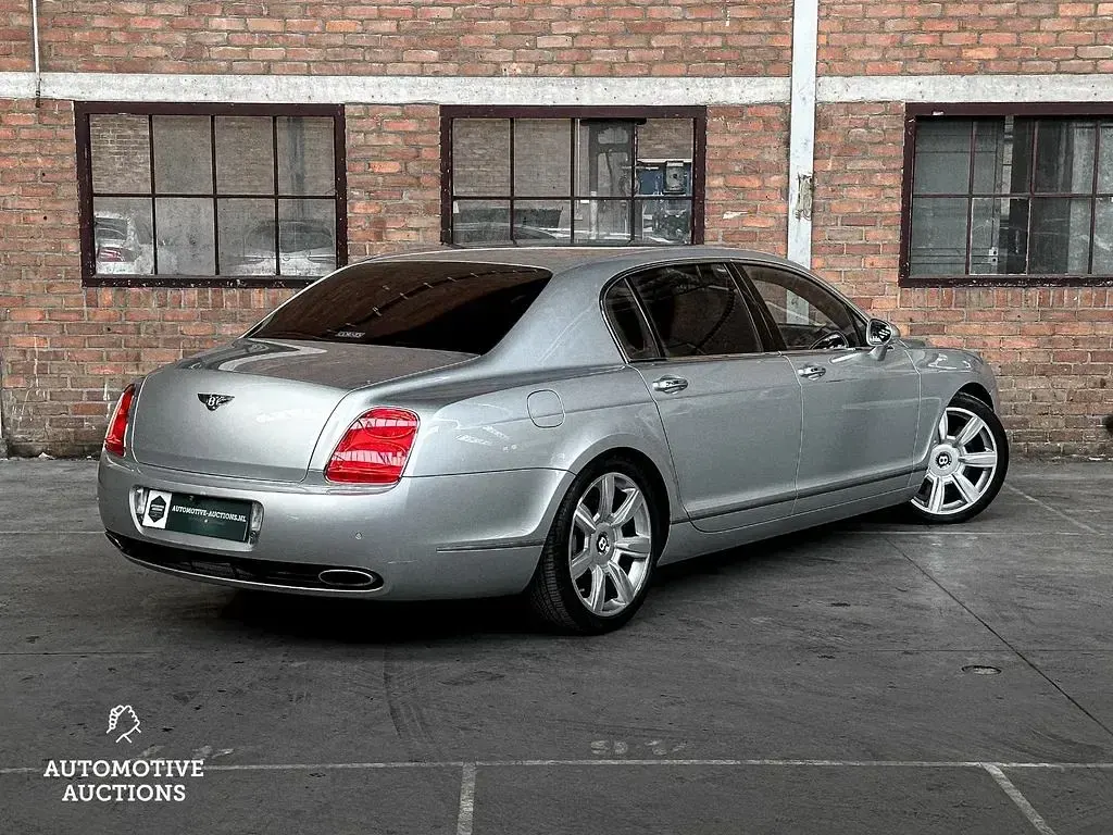 Gebraucht Bentley Continental Flying Spur 559 PS (411 kW) 2005 Silber Limousine