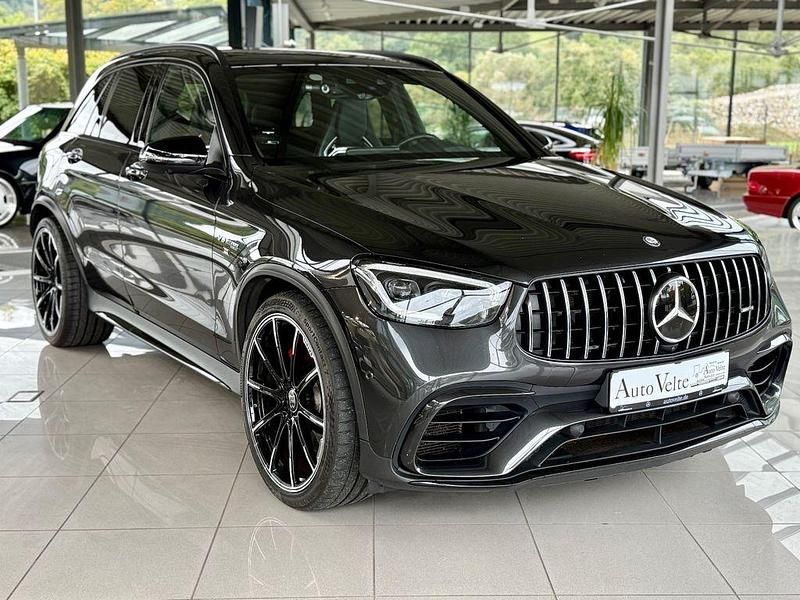 Grau Gebraucht 2021 Mercedes GLC63 AMG AMG SUV | 64.900 € - Bild 1/4