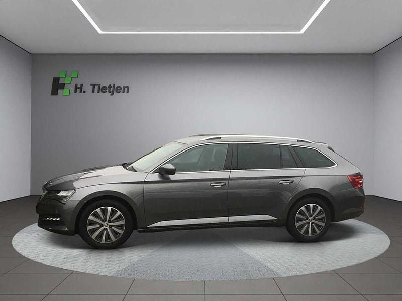 Gebraucht Skoda Superb Ambition 200 PS (147 kW) 2022 Grau Kombi