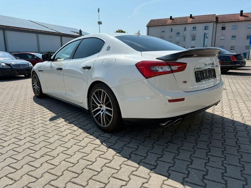 Weiß Gebraucht 2014 Maserati Ghibli Coupé | 10.000 € - Bild 1/4