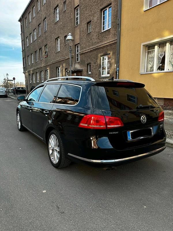 Gebraucht VW Passat Highline 140 PS (102 kW) 2012 Schwarz Kombi