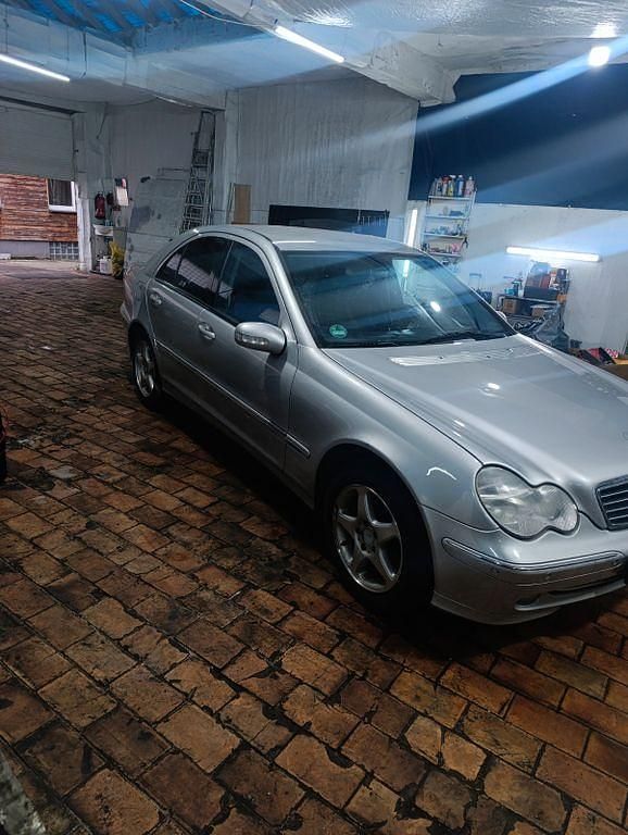 Gebraucht Mercedes C180 Avantgarde 143 PS (105 kW) 2002 Grau Limousine