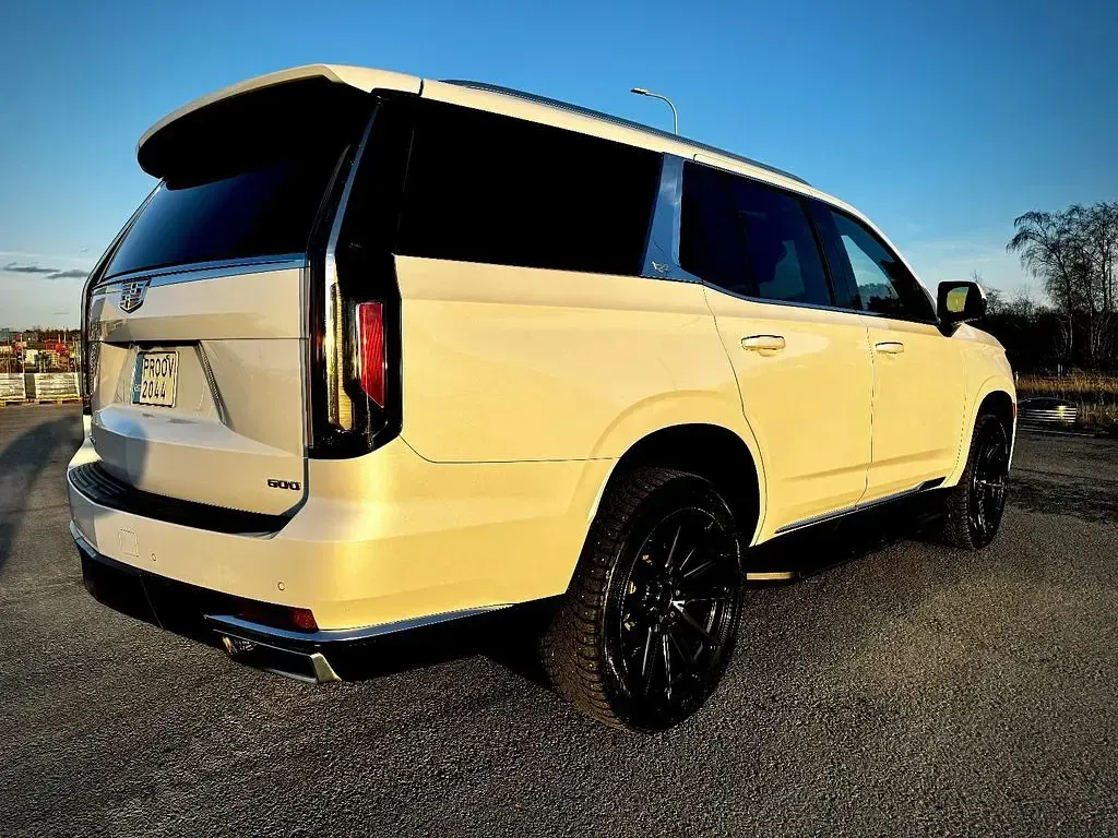 Gebraucht Cadillac Escalade 426 PS (313 kW) 2021 Weiß SUV