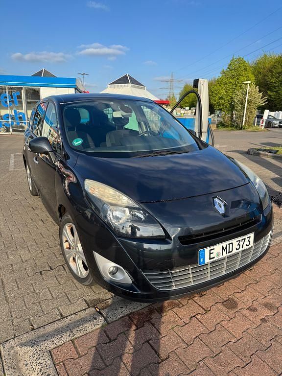 Grau Gebraucht 2010 Renault Grand Scénic III Dynamique Van / Kleinbus | 2.500 € (Guter Preis) - Bild 1/4