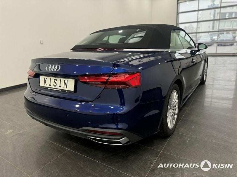 Gebraucht Audi A5 Cabriolet 163 PS (119 kW) 2023 Navarrablau metallic Cabrio