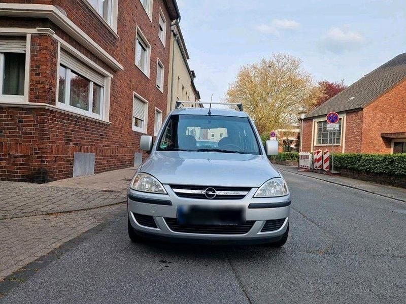 Usado Opel Combo 94 HP (69 kW) 2006 Prateado Monovolume