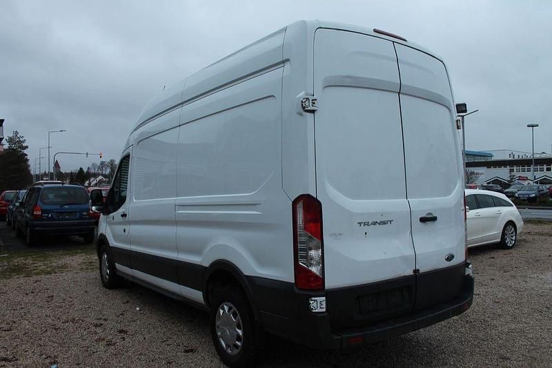 Gebraucht Ford Transit Trend 155 PS (114 kW) 2016 Weiß Van / Kleinbus