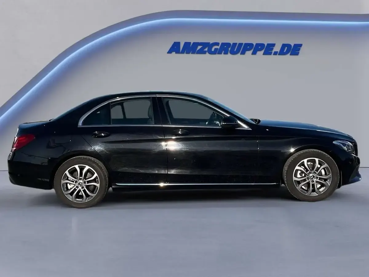 Gebraucht Mercedes C180 Avantgarde 156 PS (114 kW) 2017 Obsidianblack Limousine