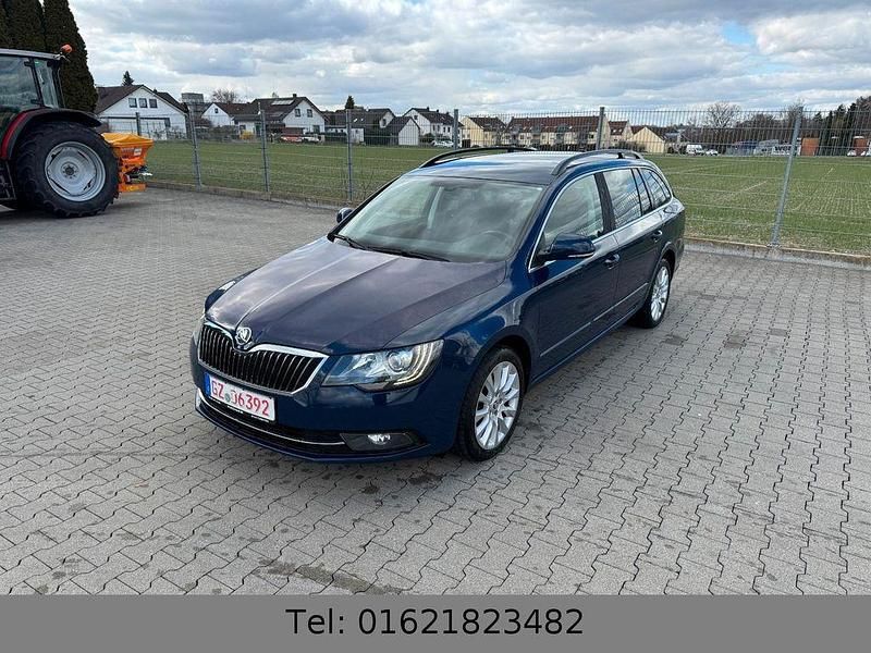 Gebraucht Skoda Superb Exclusive 170 PS (125 kW) 2014 Blau Kombi
