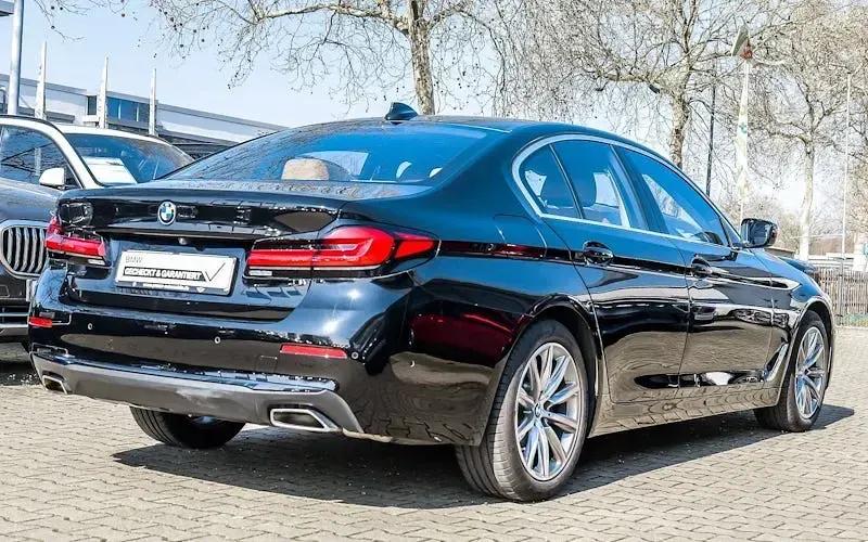 Gebraucht BMW 520 Sport Line 208 PS (152 kW) 2022 Schwarz Limousine