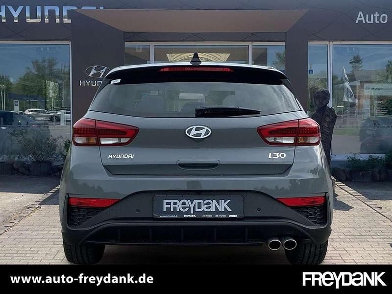 Gebraucht Hyundai i30 140 PS (102 kW) 2025 Shadow grey Limousine